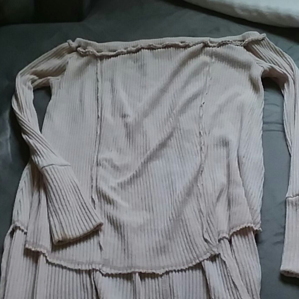 Off shoulder hi low tunic top